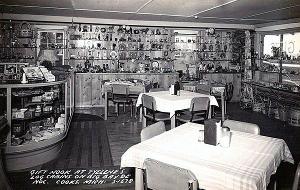 Tyelenes Restaurant and Cabins - Old Postcard And Promos (newer photo)